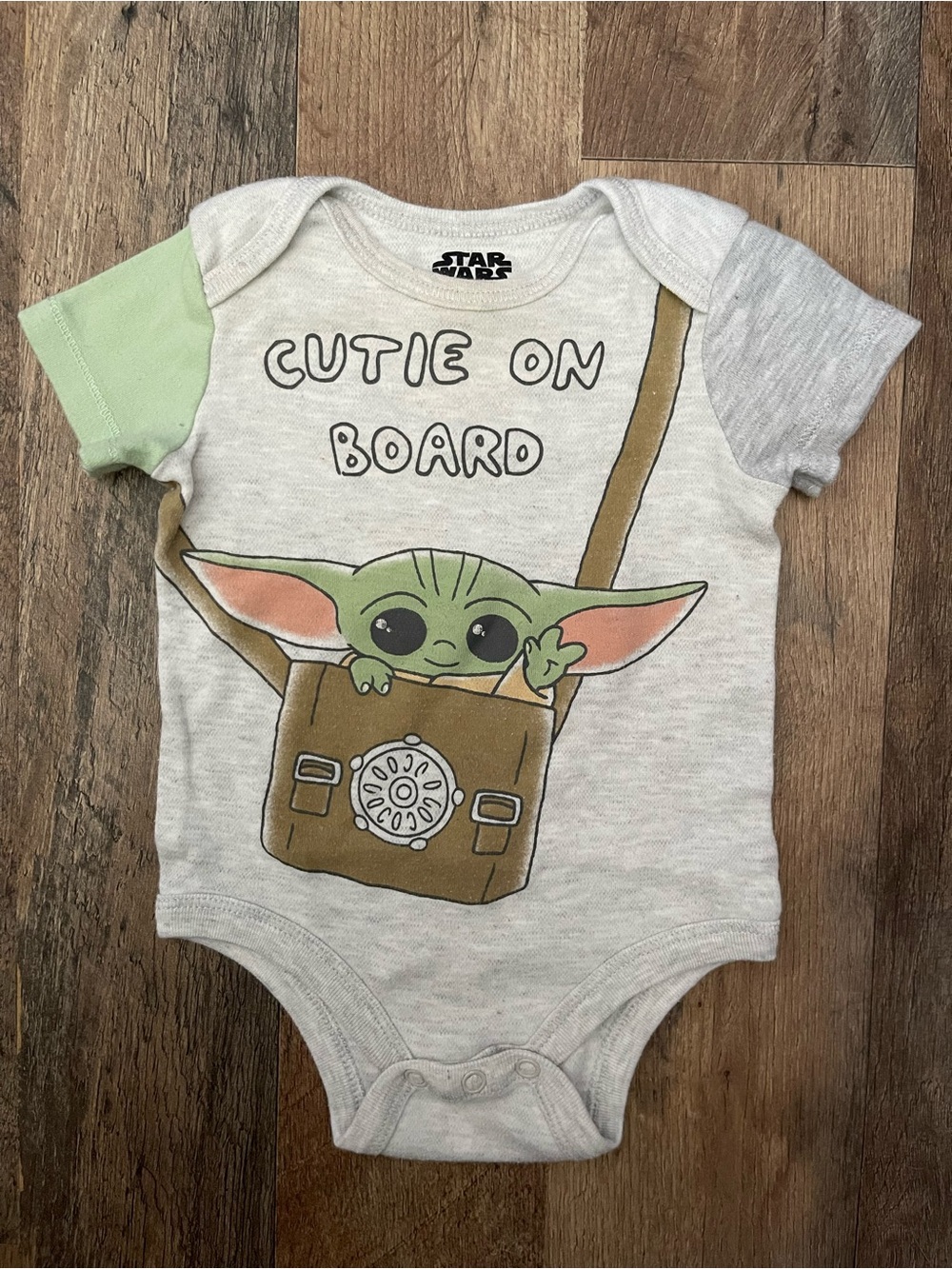 Star Wars Baby Yoda 'Cutie On Board' Bodysuit - Light Gray, Green & Brown